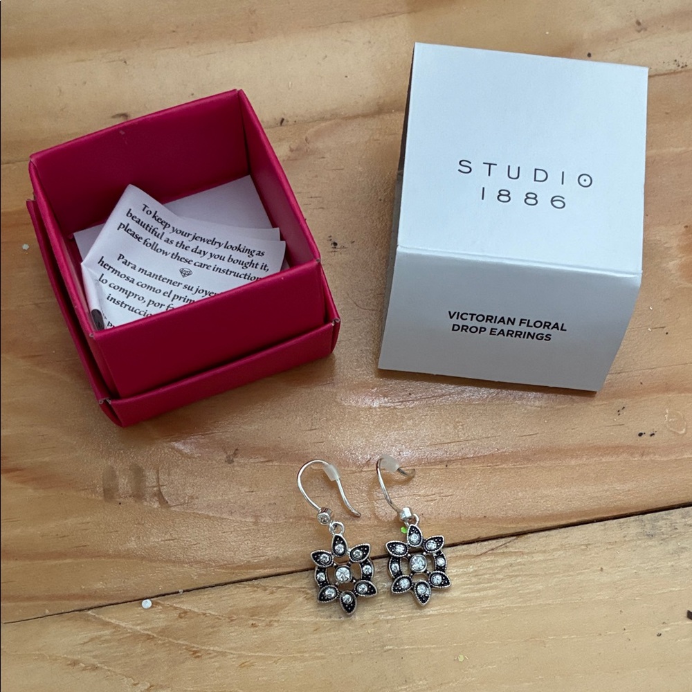 Avon Victorian Floral Drop Earrings - Silver and Black
